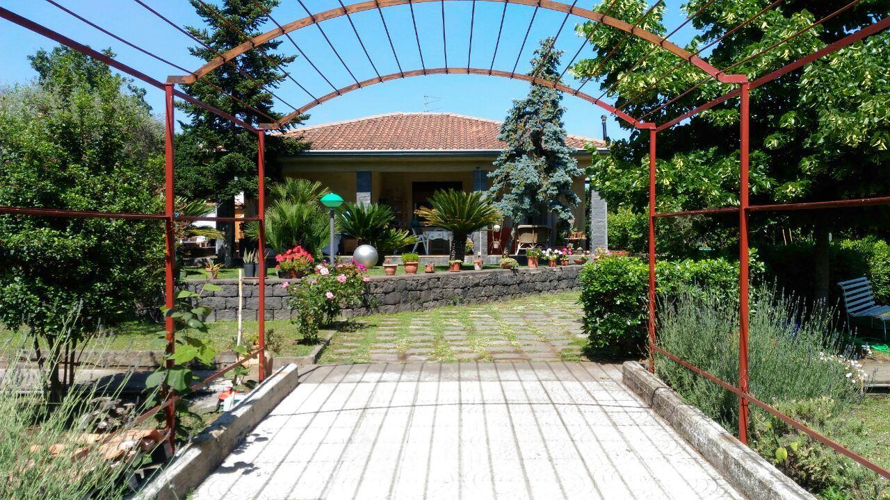 Etna Travellers B&B 마스칼루시아 외부 사진